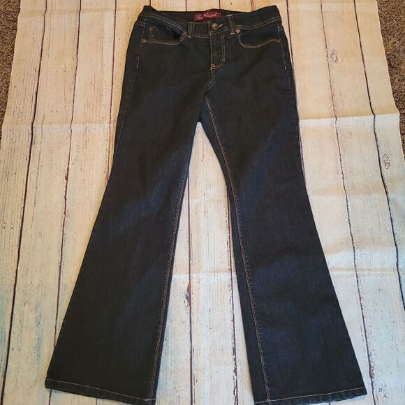 Gloria Vanderbilt Dark Blue Wash Cotton Blend Mid-Rise Bootcut Jeans Sz 6 Short - Picture 1 of 16